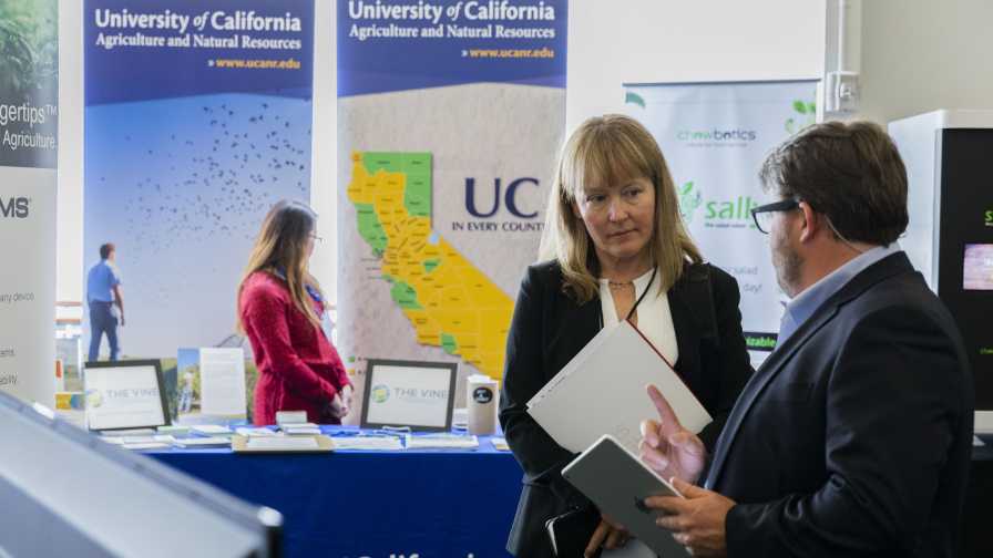 UCANR_booth_Food_IT_forum